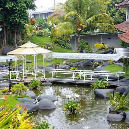 Hotel Merdeka Kediri Kediri  Esterno foto