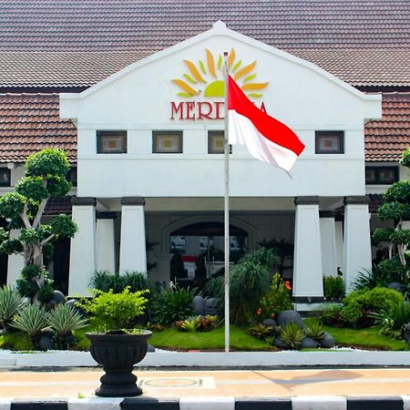 Hotel Merdeka Kediri Kediri  Esterno foto