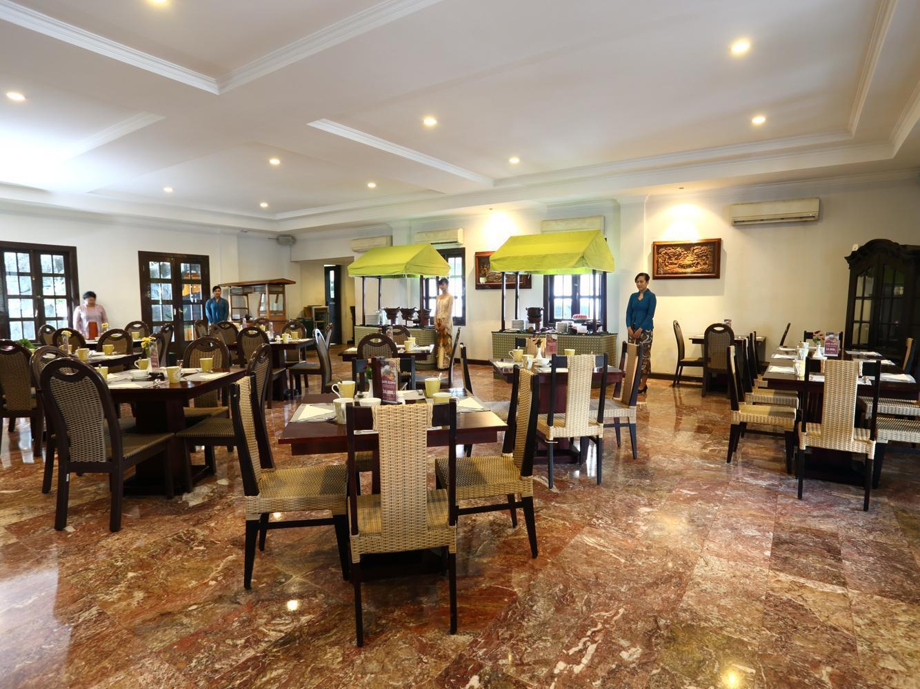 Hotel Merdeka Kediri Kediri  Esterno foto