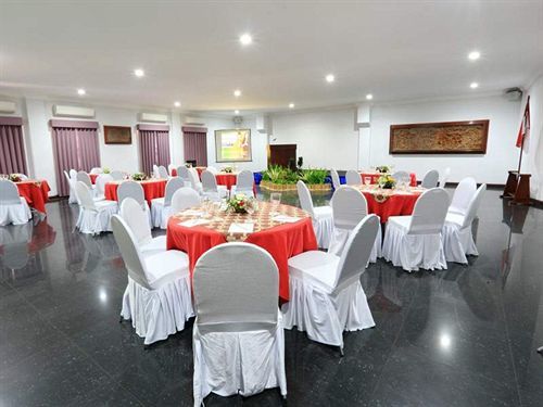 Hotel Merdeka Kediri Kediri  Esterno foto