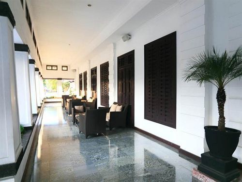 Hotel Merdeka Kediri Kediri  Esterno foto