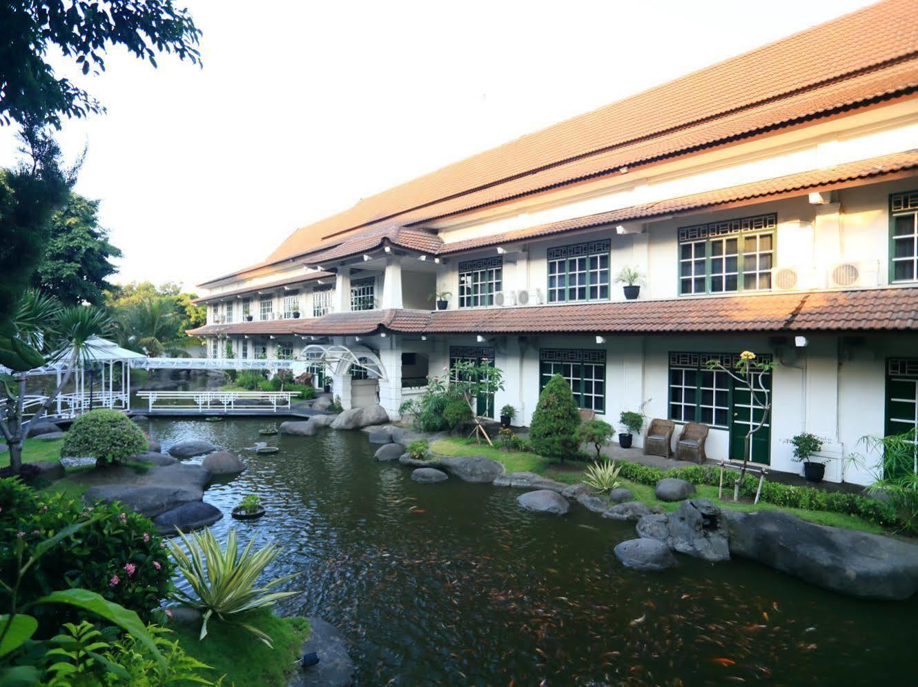 Hotel Merdeka Kediri Kediri  Esterno foto