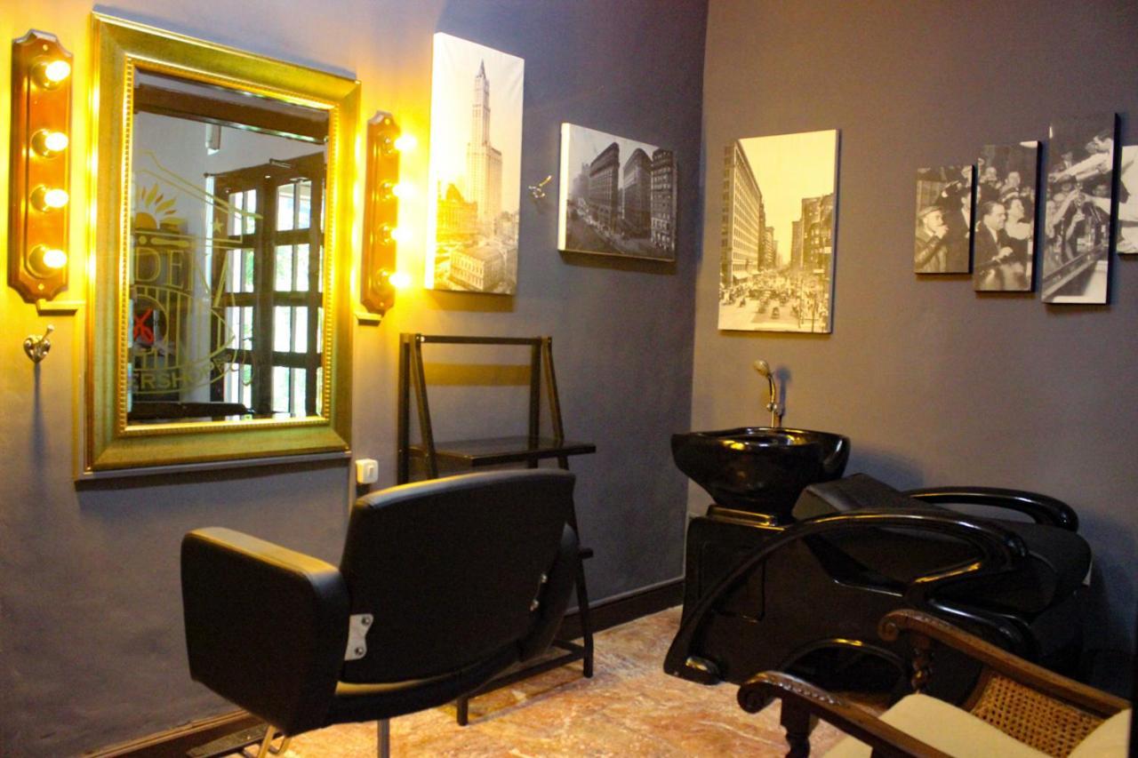 Hotel Merdeka Kediri Kediri  Esterno foto