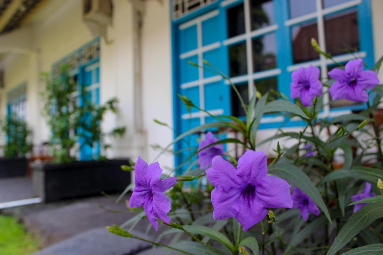 Hotel Merdeka Kediri Kediri  Esterno foto